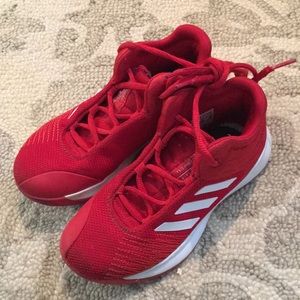 Basketball shoes